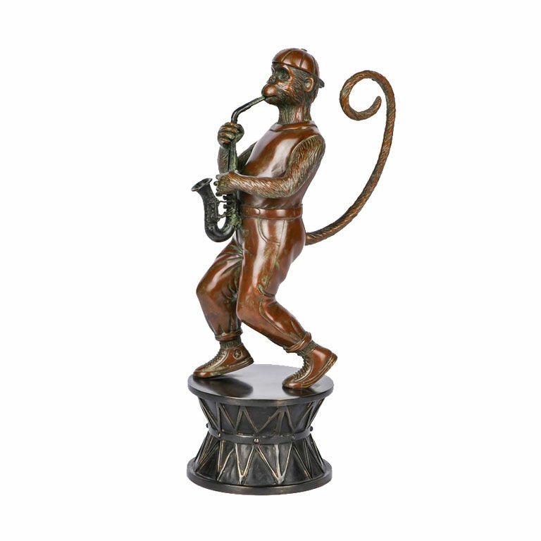 MONKEY PLAYING SAXOPHONE