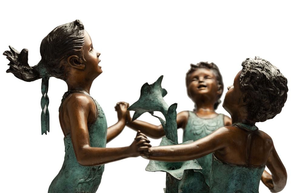 THREE DANCING GIRLS FOUNTAIN