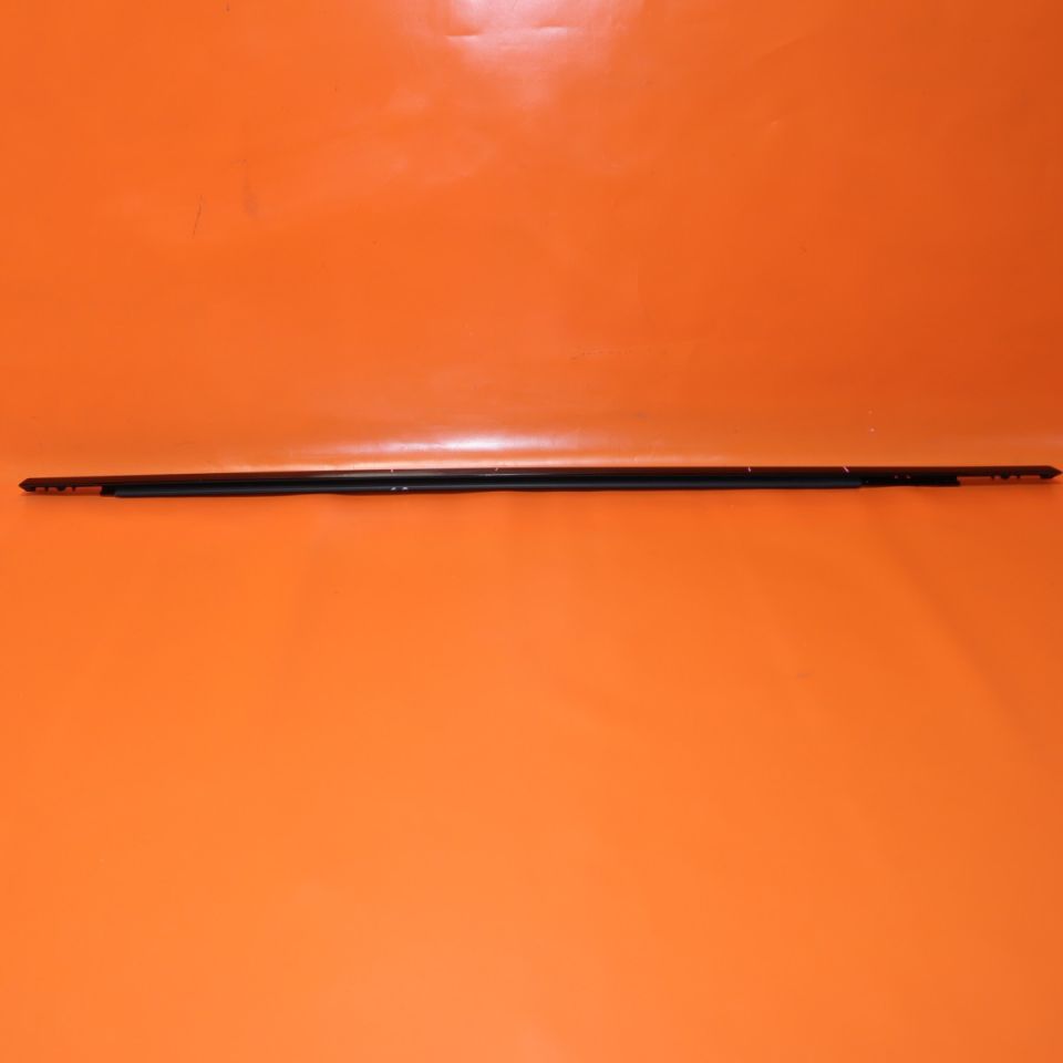 LR076056 - ARKA KAPI CAM ÇITASI SOL (3.0L V6) - Land Rover