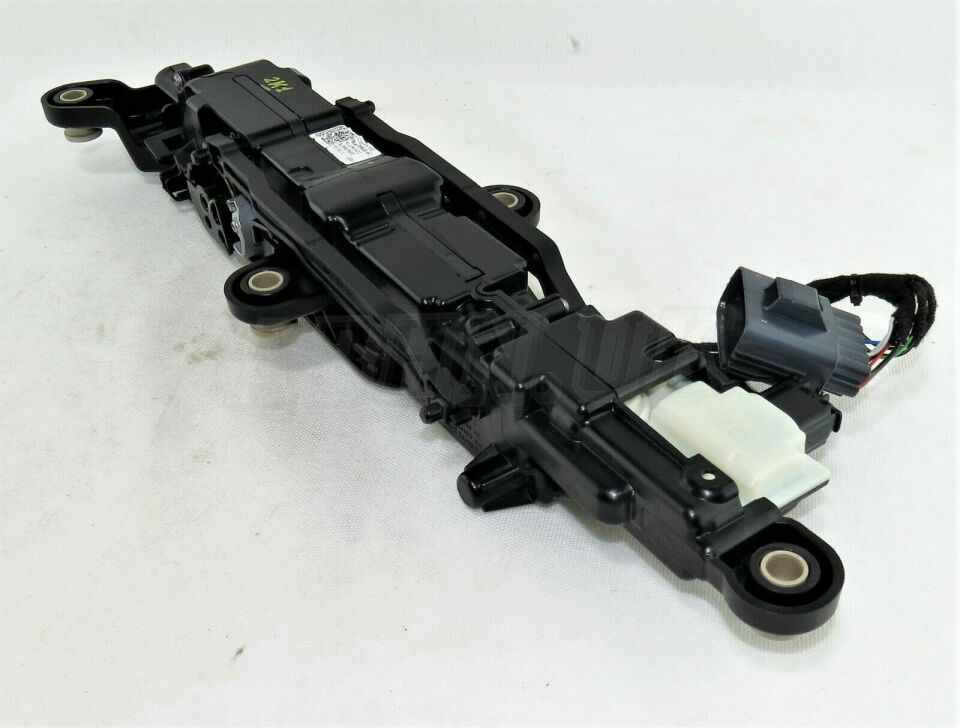 LR144883 - ÖN KAPI KOLU SAĞ(VELAR) - Land Rover