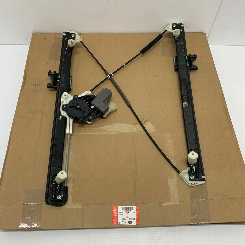 LR153949 - ÖN CAM KRİKO SAĞ 3.0L V6 (VOGUE) - Land Rover