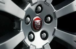 C2D47107 - JANT KAPAĞI KIRMIZI (JAGUAR XF/XJ/F-TYPE) - İNG-İTHAL