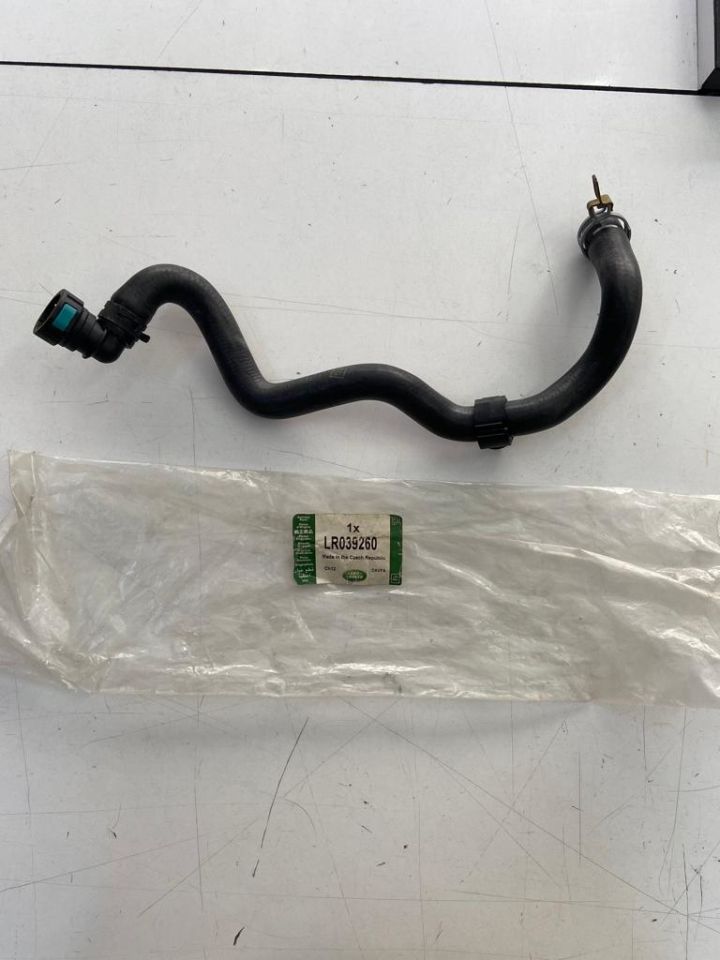 LR039260 - TERMOSTAT ÜST HORTUM 3.0L V6 - Land Rover