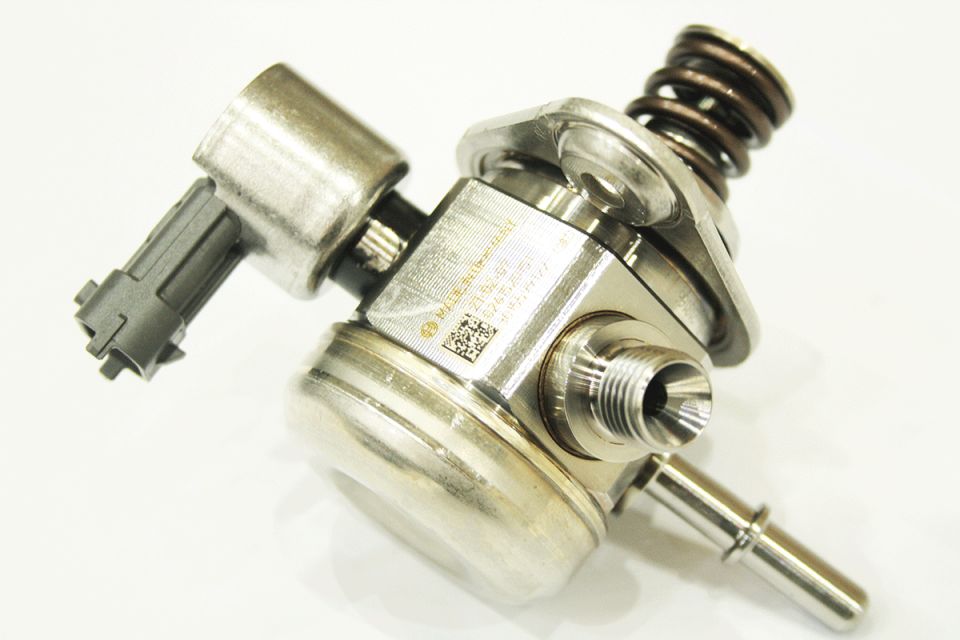 LR025599B - YÜKSEK BASINÇ POMPASI (2.0L/EVOQUE/FRELL.2/DİSC.SPORT) - Bosch