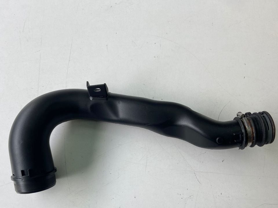 LR036465 - TURBO HORTUMU ALT SOL 3.0L V6 (VOGUE/SPORT) - Land Rover