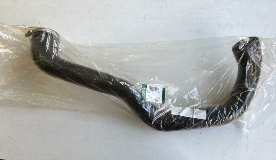 LR034325 - İNTERCOOLER HORTUM SOL (2.0L) - Land Rover