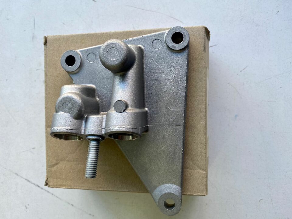 LPY000020 - ADAPTÖR YAĞ SOĞUTUCU (RR2 4.4) - Land Rover