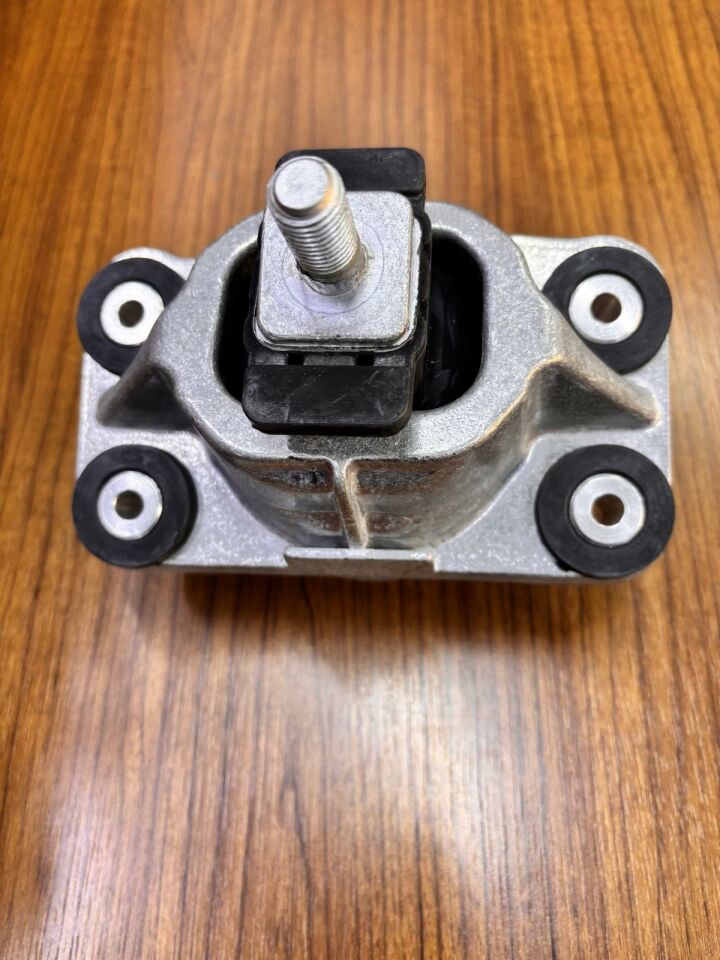 LR123908G - MOTOR TAKOZU SOL (4.4L V8 /VOGUE) - Eurospare