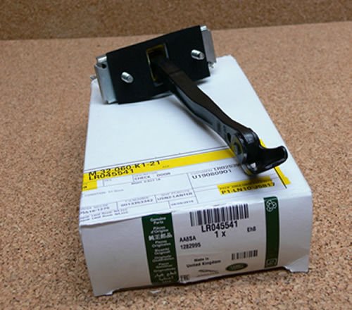 LR045541 - ARKA KAPI GERGİSİ (3.0L V6/VOGUE/SPORT) - Land Rover