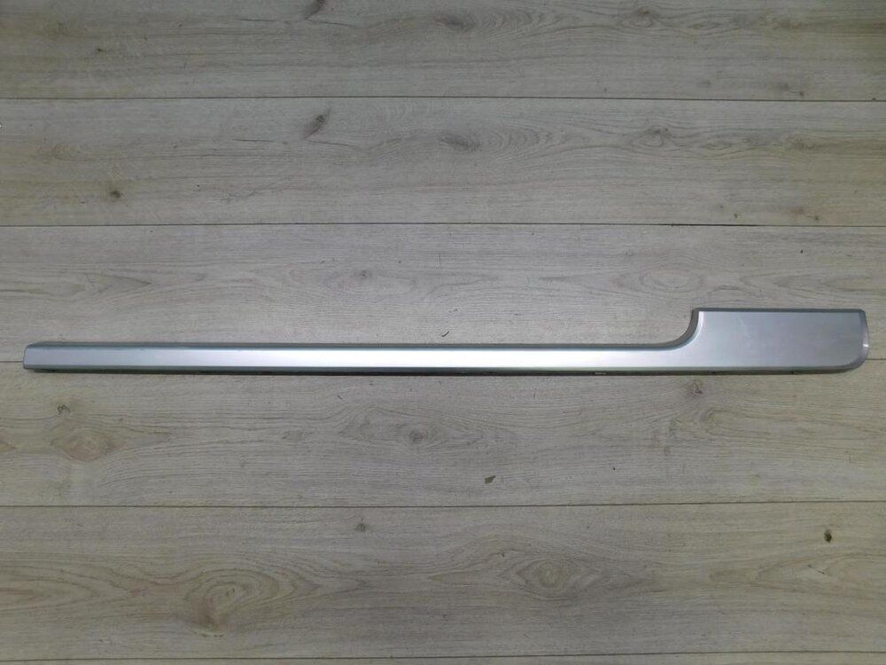 LR105108 - ÖN KAPI ALT ÇITASI SAĞ (3.0L V6) - Land Rover