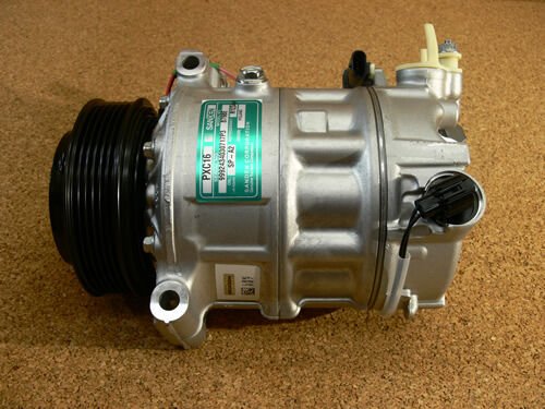 LR112584 - A/C KOMPRESÖR (3.0L V6) - Bosch