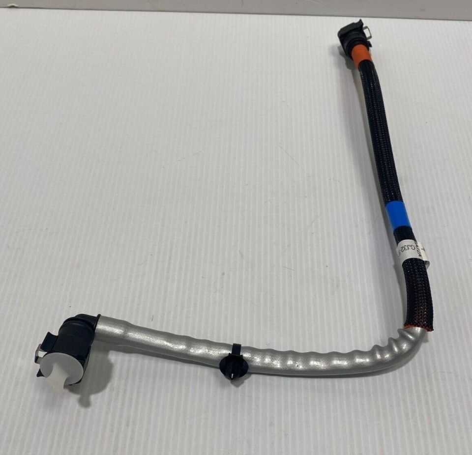LR072169 - MAZOT FİLTRE HORTUMU (2.0/DZL./DİSCO-SPORT/EVOQUE) - Land Rover