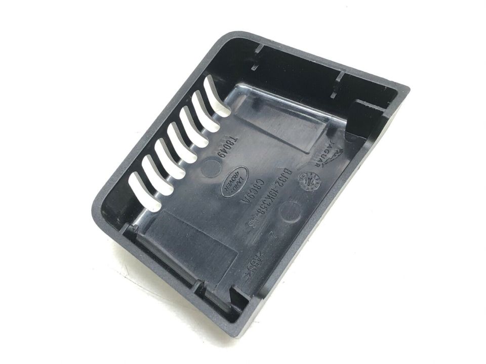 LR025376 - YAĞMUR SENSÖR KAPAK (RRS/DİSC.4/EVOQUE/DİCS.SPORT) - Land Rover