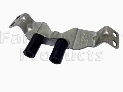 WCU500130 - EGZOZ BORU BRAKETİ ORTA (2.7/3.0/RRS/DİSC.S3-4/VELAR) - Land Rover