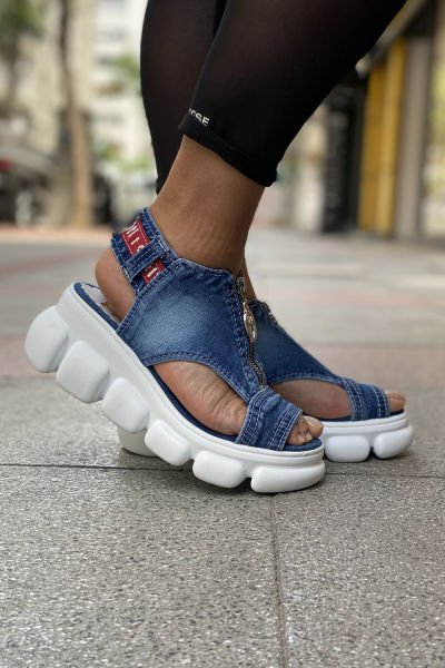 Kemerli Tasarım Fermuarlı Kot Sandalet