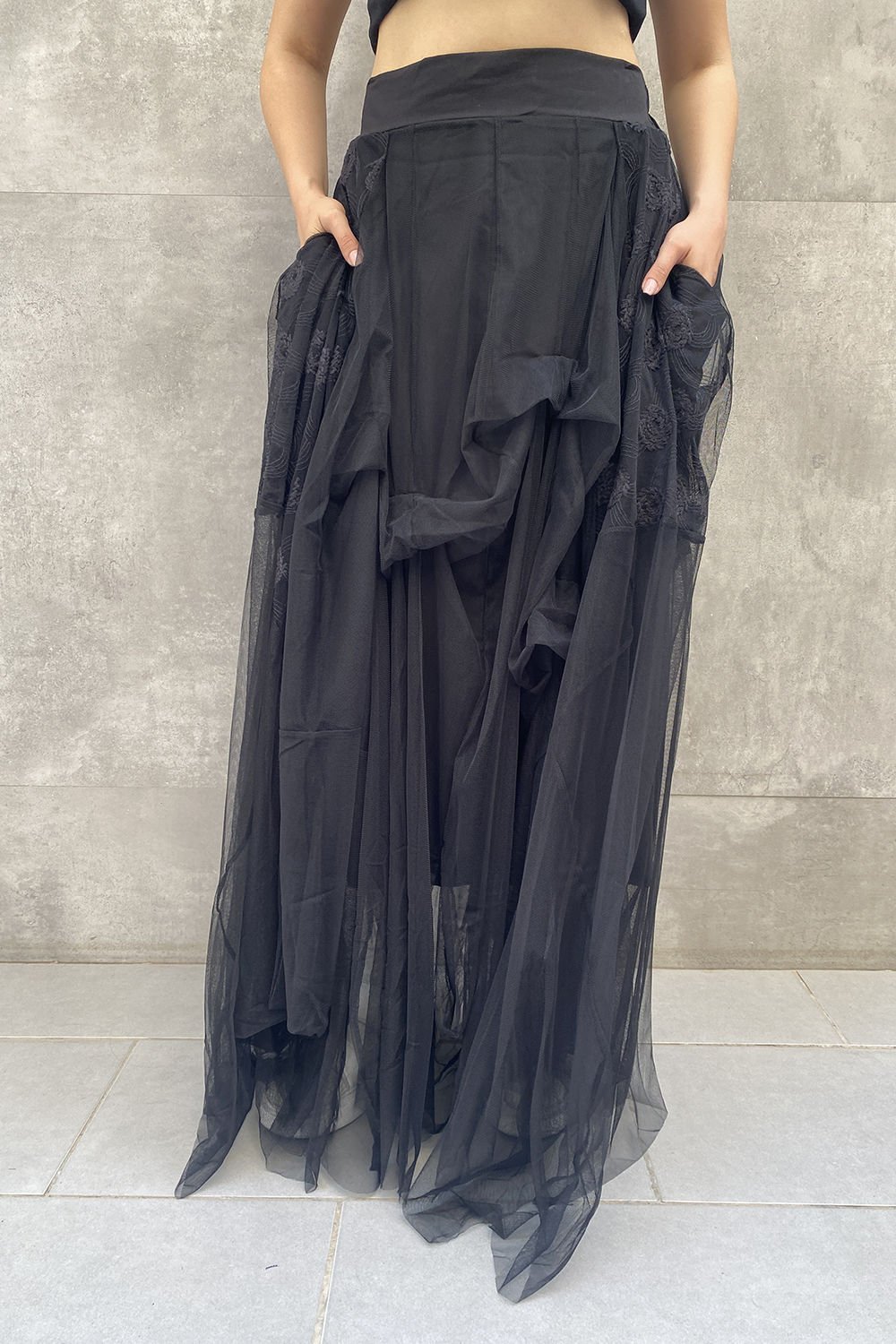 Tüllü Nakışlı Tasarım Oversize Etek