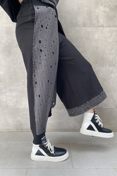 Delikli Kumaş Tasarım Oversize Pantolon