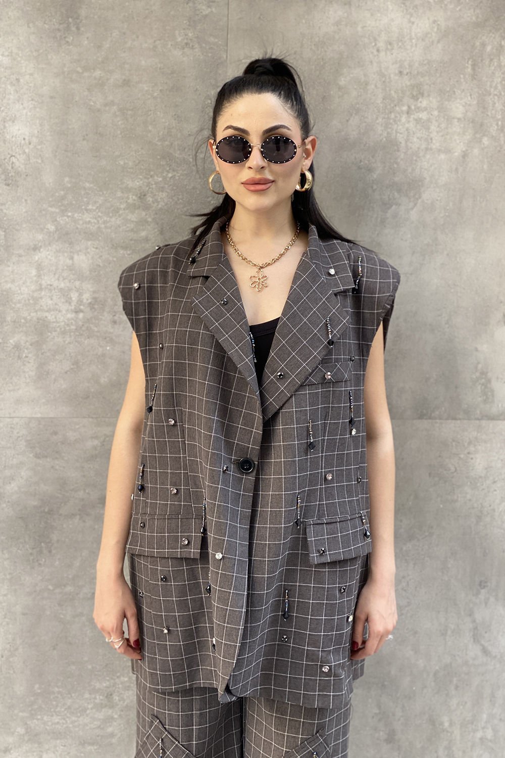 Tasarım Oversize Aksesuarlı Kareli Yelek