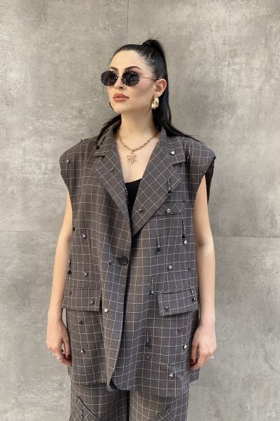 Tasarım Oversize Aksesuarlı Kareli Yelek