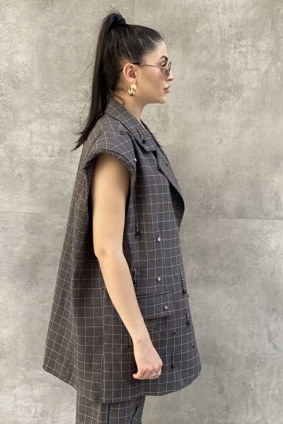 Tasarım Oversize Aksesuarlı Kareli Yelek