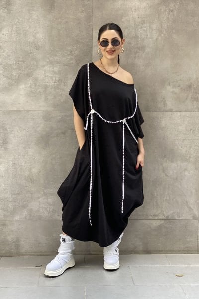 Şerit Aksesuarlı Tasarım Oversize Elbise