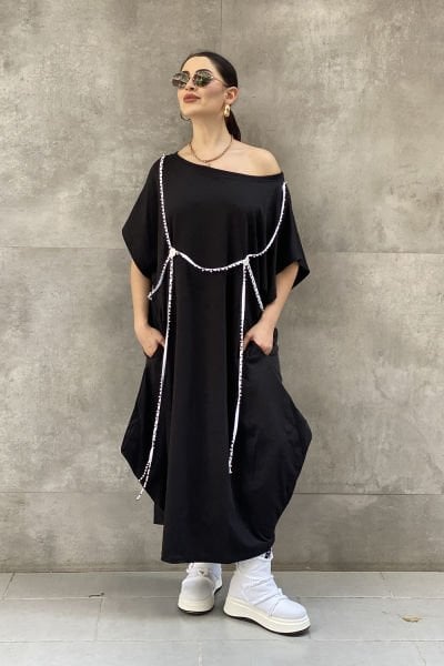 Şerit Aksesuarlı Tasarım Oversize Elbise