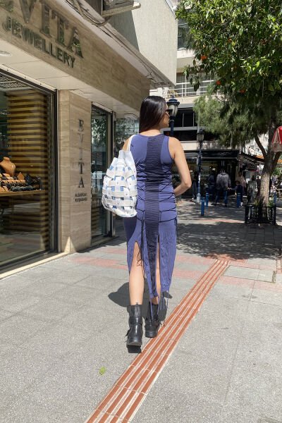 Britli Fileli Yırtmaçlı Tasarım Elbise