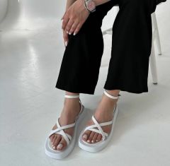 Mi Luz Femme İnce Bantlı Çapraz Detaylı Kadın Sandalet Beyaz
