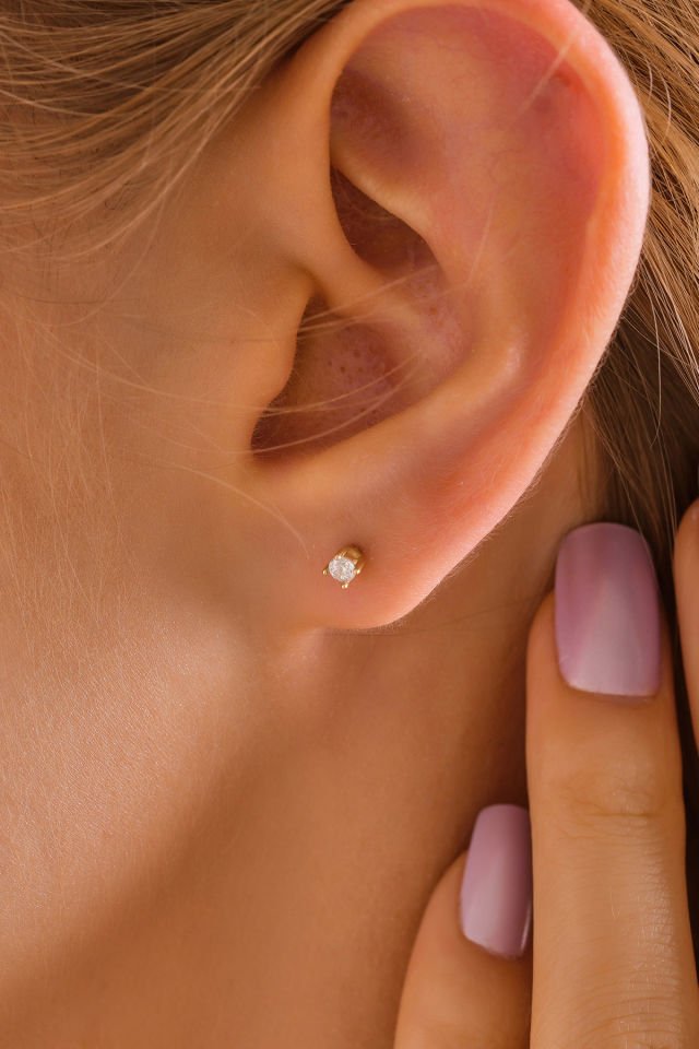 PRENSES PIRLANTA 14 Ayar Altın Tragus Küpe Tırnaklı Tektaş Vidalı