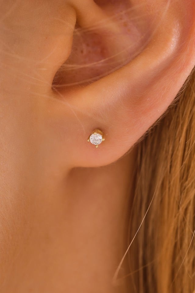PRENSES PIRLANTA 14 Ayar Altın Tragus Küpe Tırnaklı Tektaş Vidalı