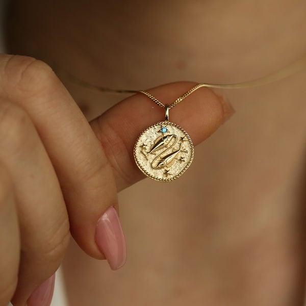 Ancient Pisces Altın  burç Kolye