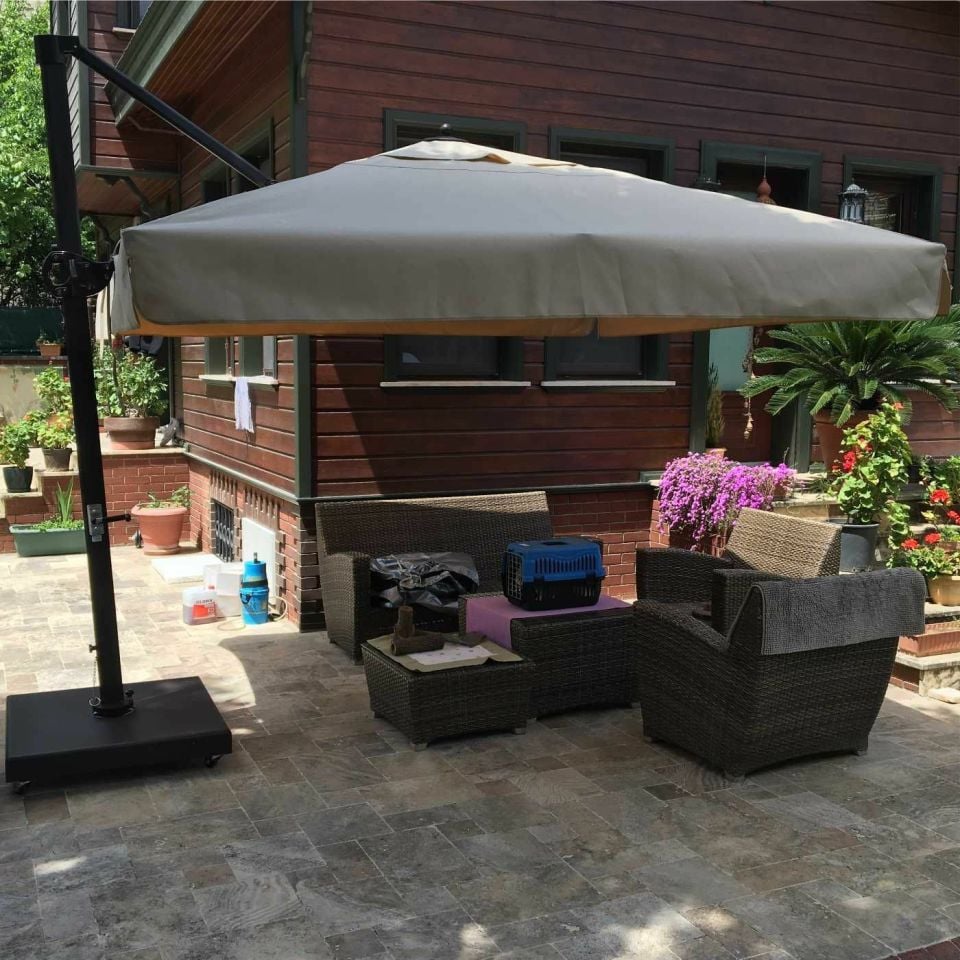 3.5x3.5 Yandan Gövdeli Bahçe Şemsiyesi  Polyester Dokuma Kumaş Nohut