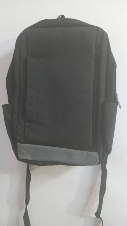 ÇANTA SIRT LAPTOP BÖLMELİ USBLİ SİYAH