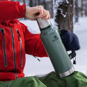 Stanley Klasik Paslanmaz Çelik Termos 1.9 LT - 2QT Yeşil