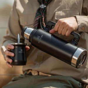 Stanley Klasik Paslanmaz Çelik Termos 1.9 LT - 2QT Siyah
