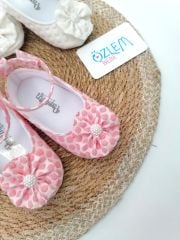 Gül Aksesuarlı Bilekten Cırtcırt Babet
