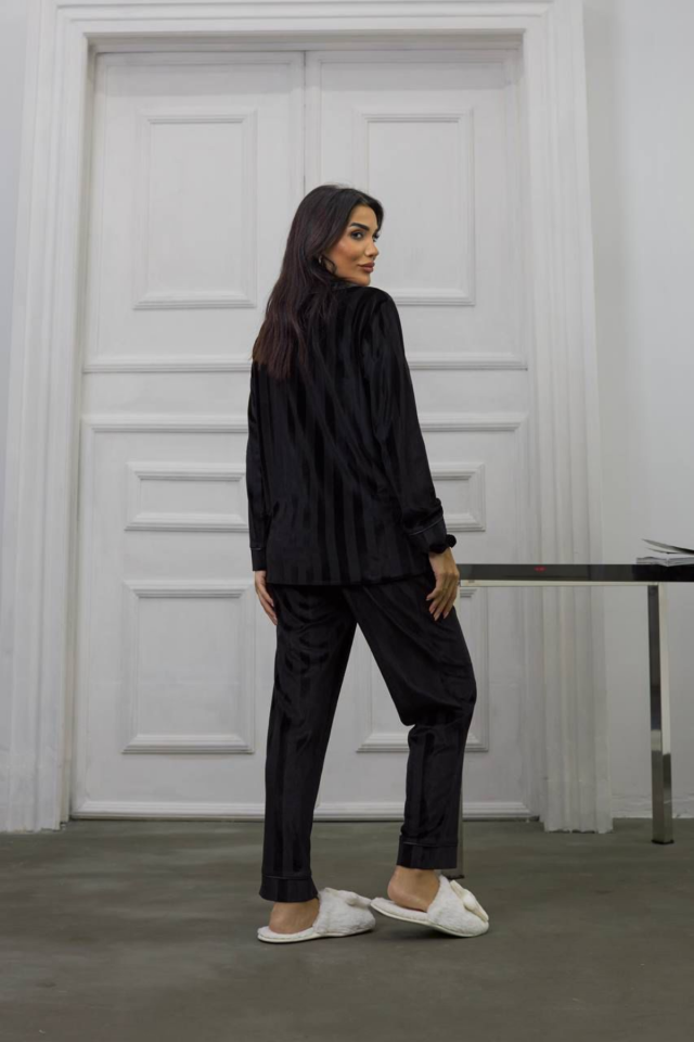 GİZOTTİ SİYAH GOFRAJLI KALP NAKIŞLI UZUN KADİFE PİJAMA TAKIMI