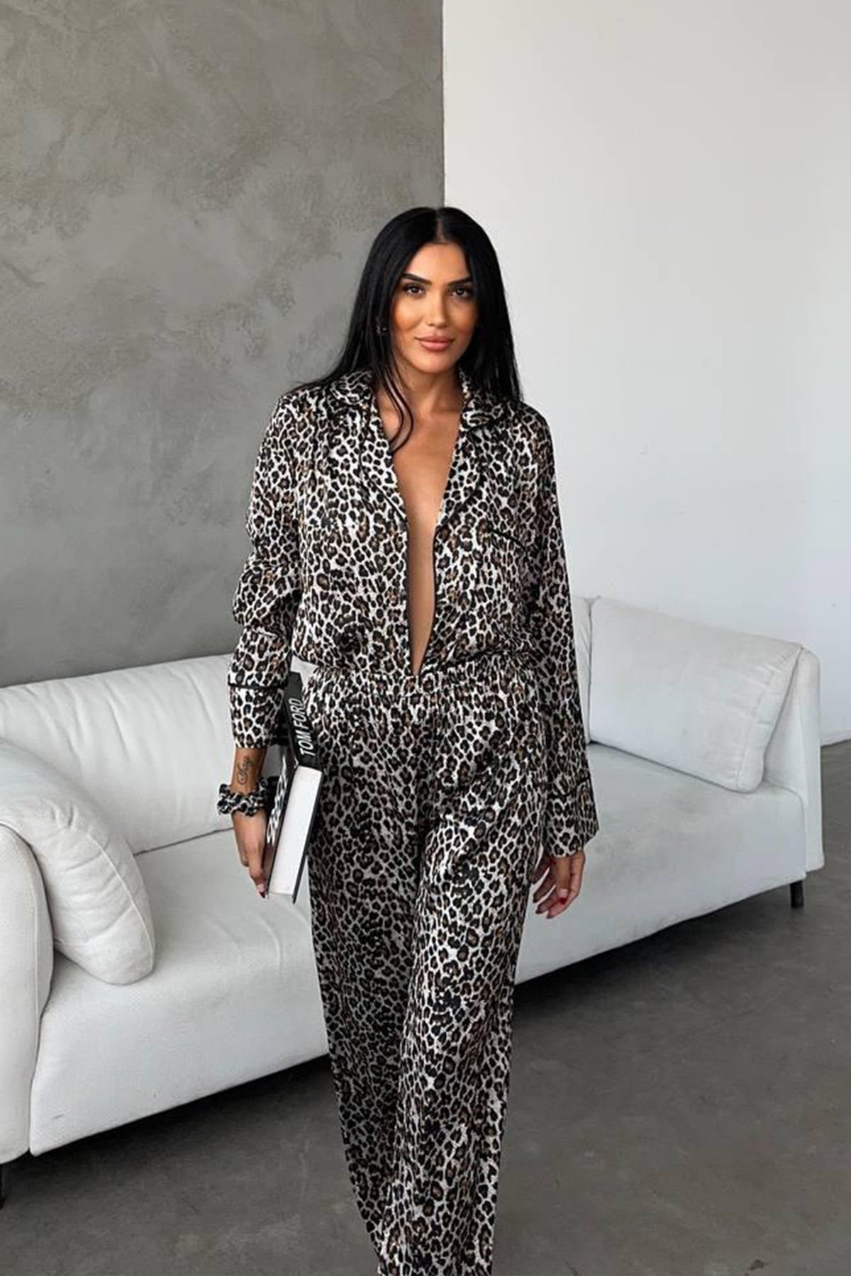 YEŞİL LEOPAR DİJİTAL BASKILI UZUN SATEN PİJAMA