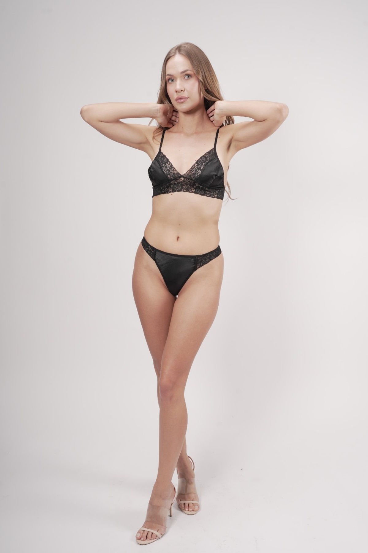 Saten Dantel Detaylı Sütyen Siyah String Takım