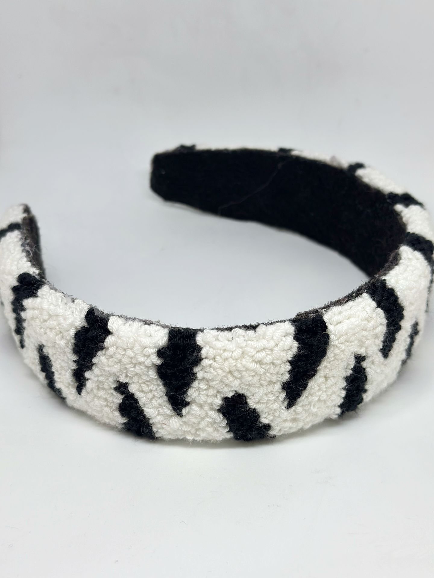 “Zebra” Punch Taç
