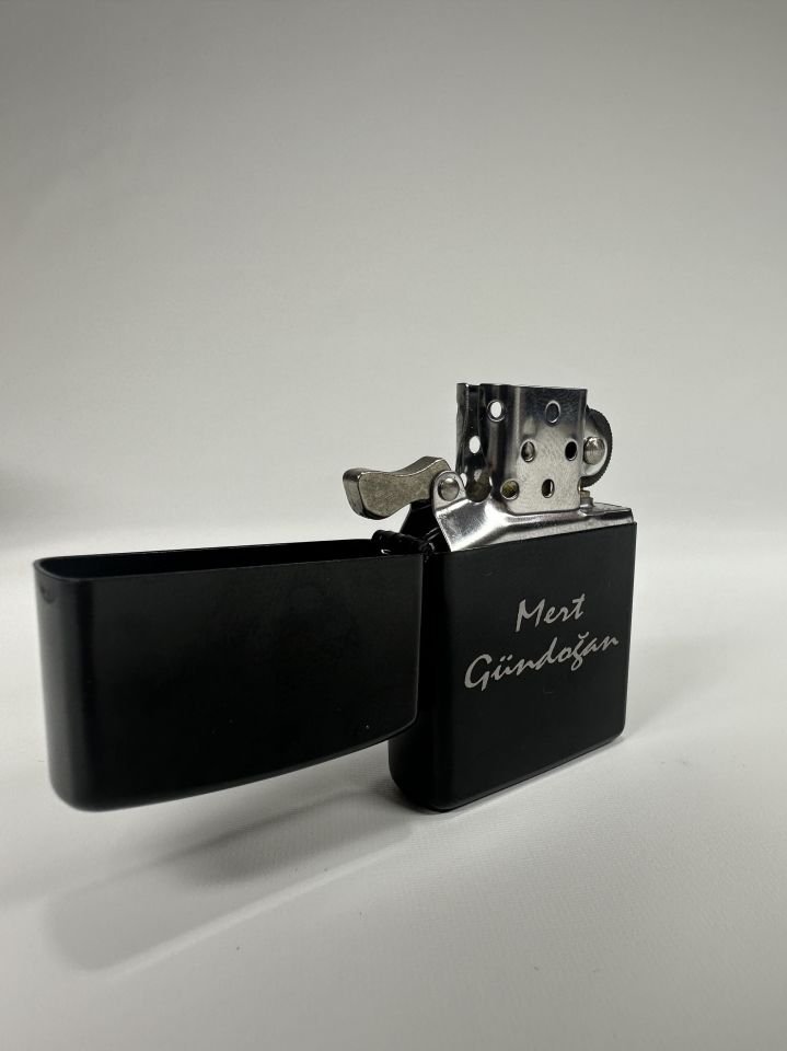 Zippo Çakmak Kişiselleştirilebilir