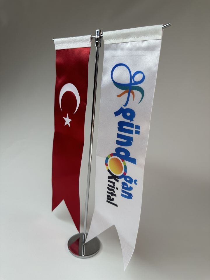 Türk ve Firmalar Özel Logolu Kırlangıç Saten Masa Bayrağı