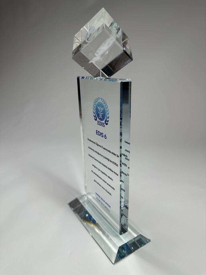 Özel Cam Plaket 04