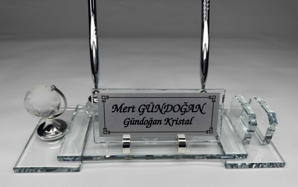 Şeffaf Cam Masaüstü İsimlik Çift Ayak Dünya Figürlü Özel Hediyelik Gümüş