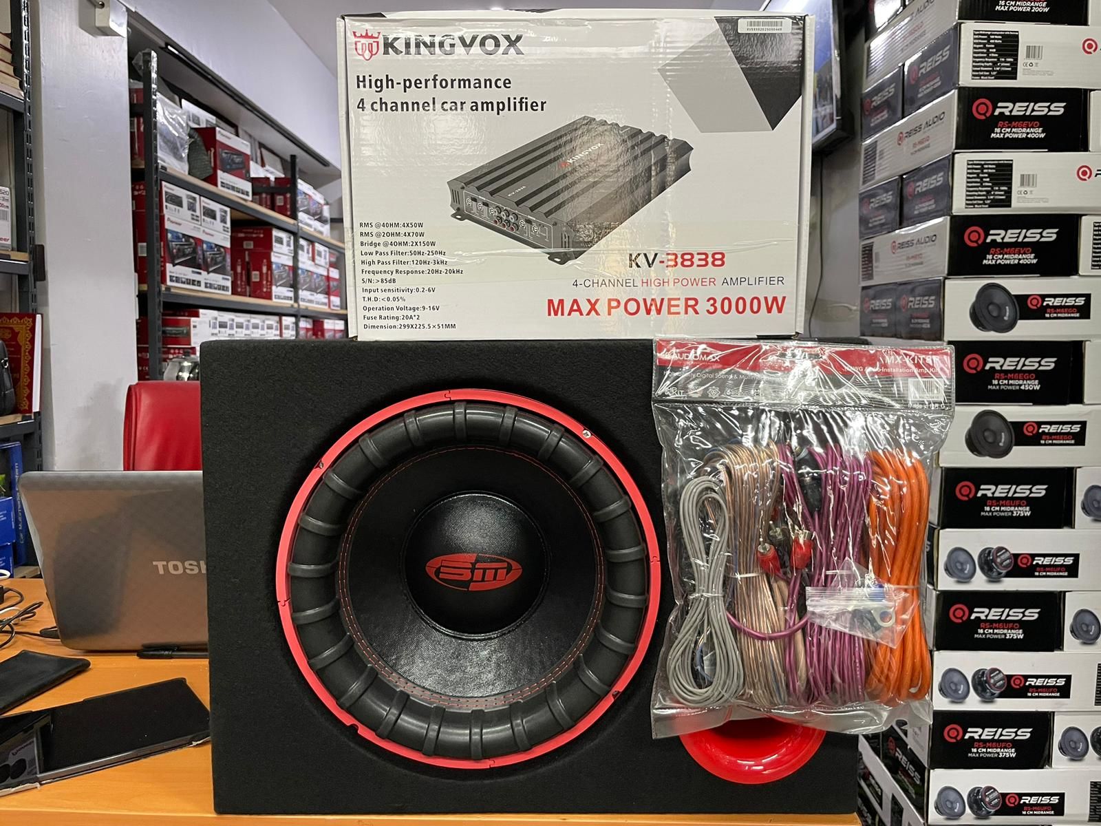 BM AUDİO 30 CM 1400W SUBWOOFER KİNGVOX 4 KANAL 3000W AMFİ KABLO TK.