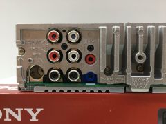 SONY DSX-A416BT 3 AMFİ ÇIKIŞI BLUETOOTH RENK DEĞİŞTİREN TUŞLAR