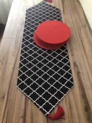 SİYAH ZEMİN BEYAZ MOROCCAN DESENLİ RUNNER & SUPLA