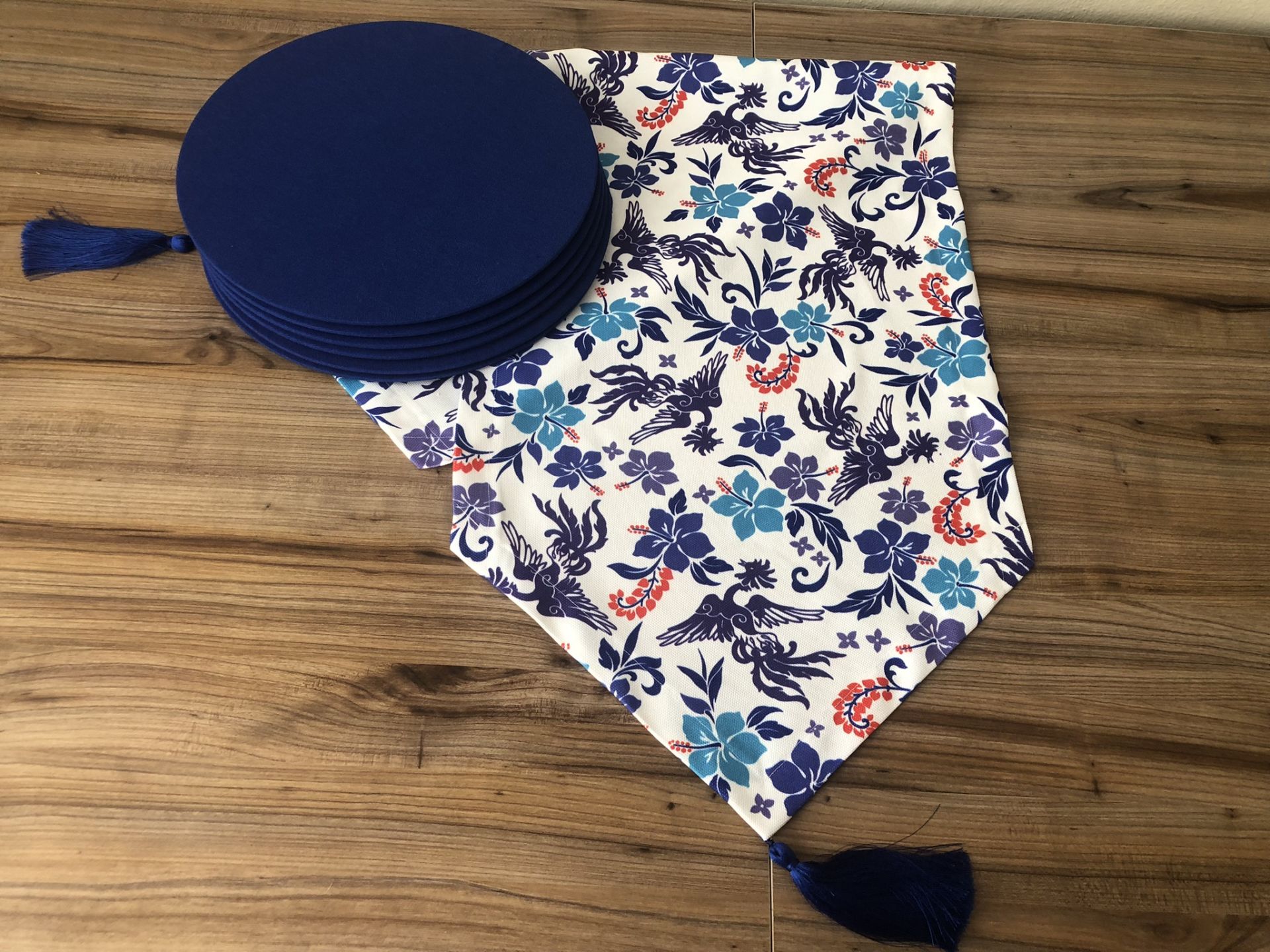 BLUE BLANC FLORAL RUNNER & SUPLA