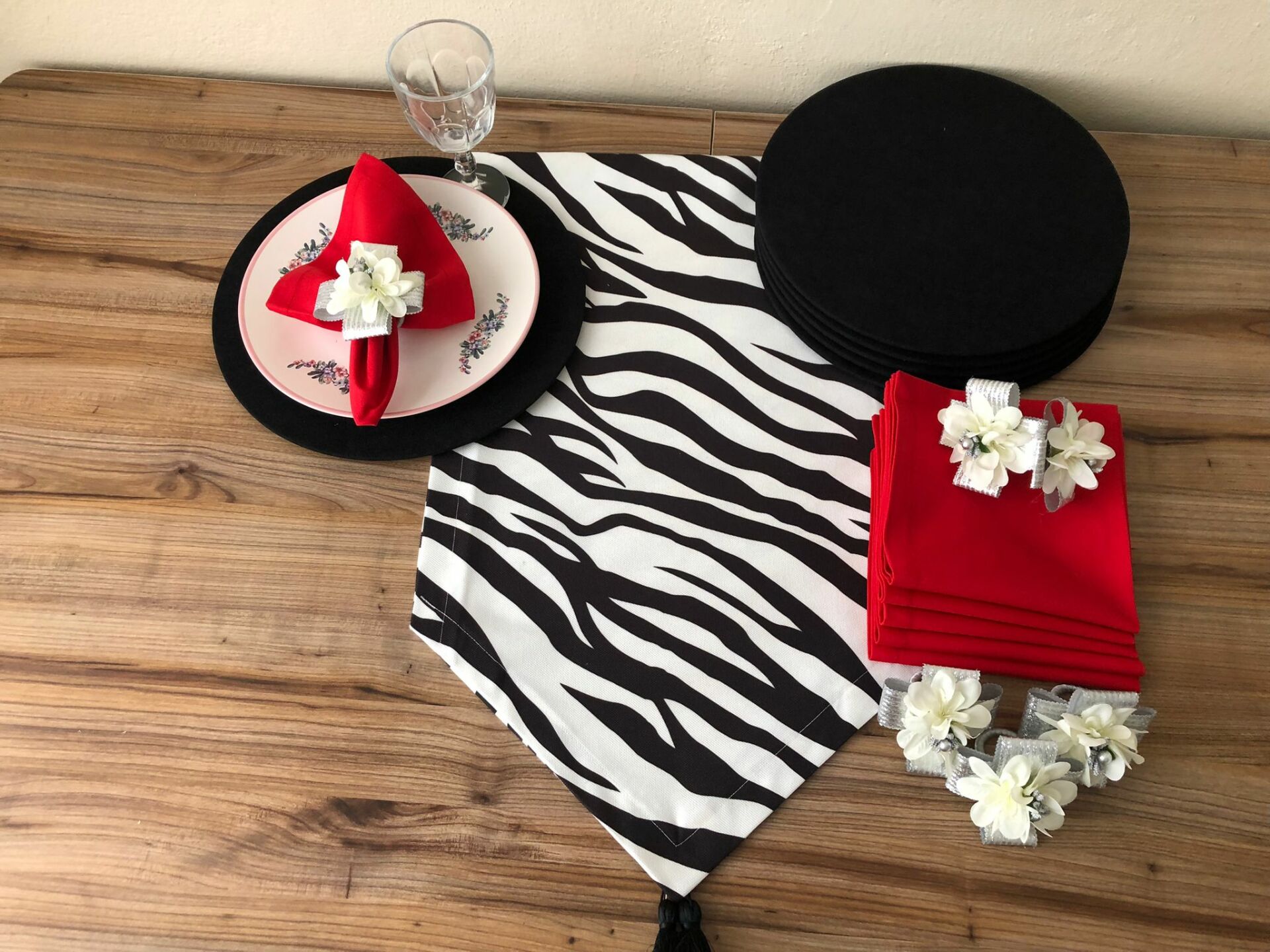 SOFRA SUNUM SETİ ZEBRA DESENLİ