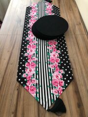 SİYAH ZEMİN PEMBE GÜL DESENLİ RUNNER & SİYAH SUPLA